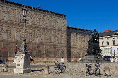 Max-Joseph-platz square