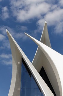 Roof in the form of sails