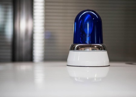 Emergency light on the roof of a car