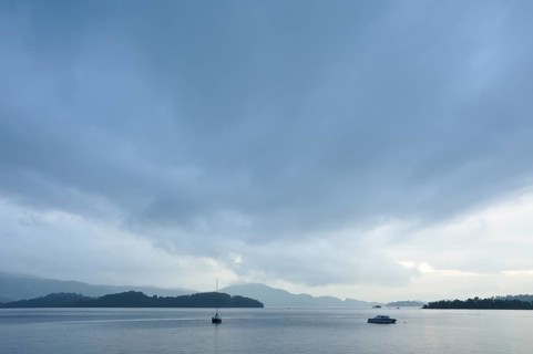 Boats on Loch Lomond