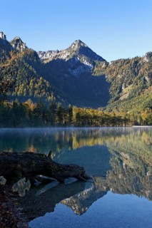 Early morning on lake Offensee