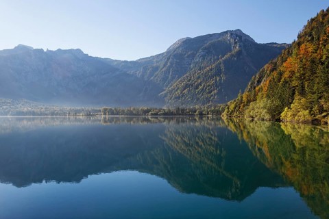 Early morning on lake Offensee