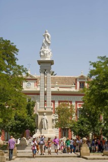 Monumento dedicado a la Inmaculada Concepcion