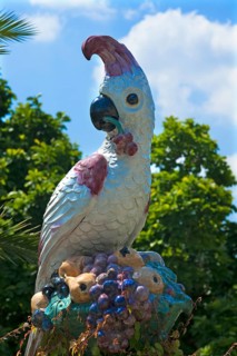 Parrot figure made by the Nymphenburg Porcelain Manufactory