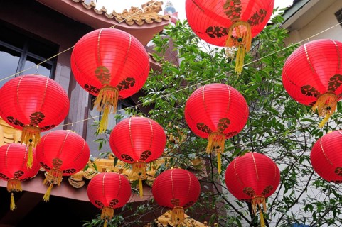 Red lanterns in front of the Sakya Muni Buddha Gaya Temple