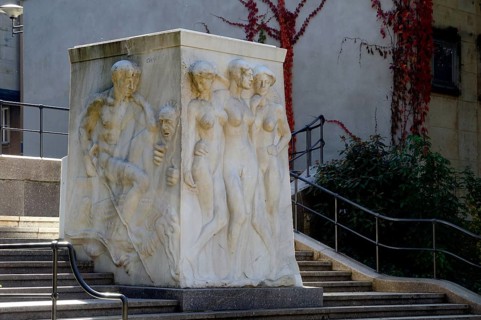 Stairs by Max Klinger with the Richard Wagner monument