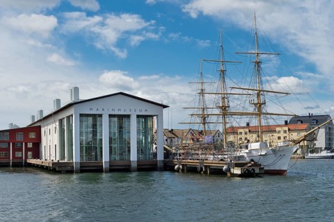 Marinmuseum maritime museum with Jarramas sailing ship