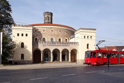 Kaisertrutz building on Demianiplatz square
