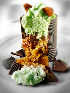 Individual chocolate cake with mint mousse