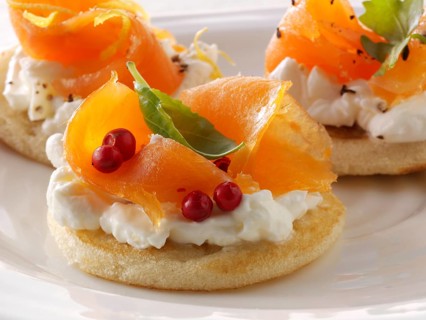 Smoked salmon and cream cheese blinis