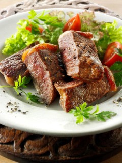 Sirloin steak and salad