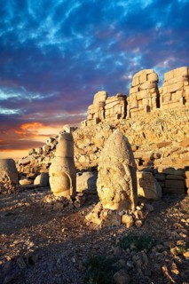 Statues around the tomb of Commagene King Antochus 1 on top of Mount Nemrut