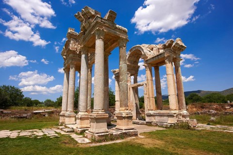 The double Tetrapylon Gate 1