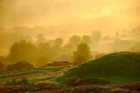 Sunrise over Rosedale viewed from Chimney Bank