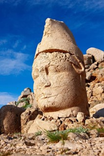 Broken statue around the tomb of Commagene King Antiochius