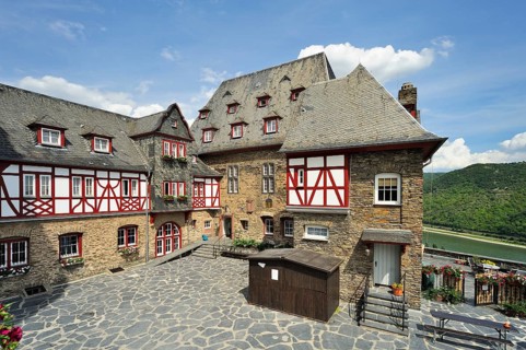 Youth hostel and castle Burg Stahleck