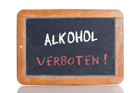 Old school blackboard with the words ALKOHOL VERBOTEN!