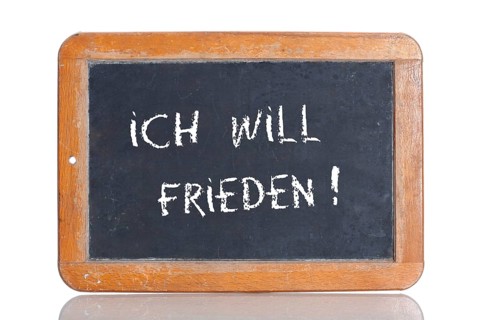 Old school blackboard with the words ICH WILL FRIEDEN!