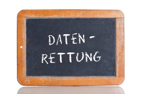 Old school blackboard with the term DATENRETTUNG