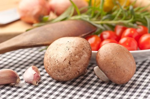 Chestnut mushrooms