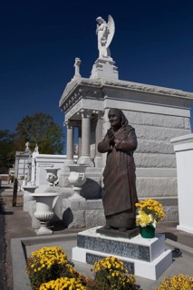 A statue of Mother Teresa in St. Louis #3 Cemetery