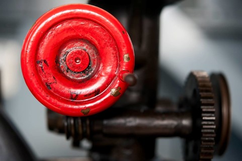 Mechanical hand wheel