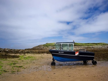 Special boat of an oyster farmer in the Petites Iles Vrac'h