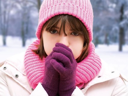 Girl with a pink woolly hat