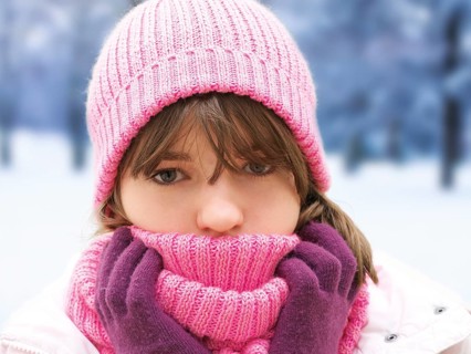 Girl with pink woolly hat