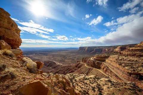 Moki Dugway overcomes the edge of the Cedar Mesa
