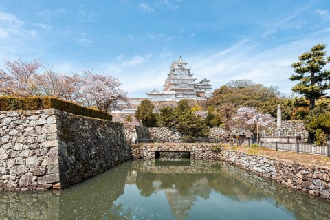 Water reflection in the moat of Himeji Castle