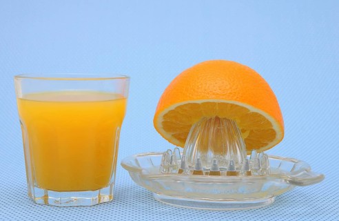 Orange juicer made of glass
