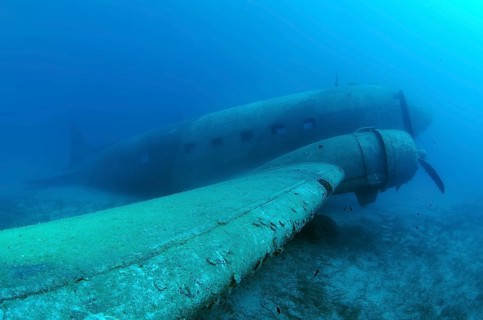 Plane wreck Douglas DC-3 'Dakota'