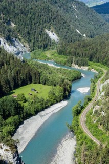 Anterior Rhine meanders through Rhine gorge