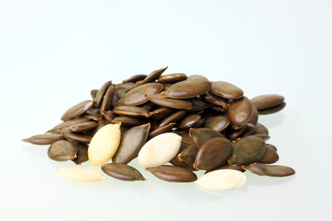 Peeled and unpeeled Styrian Oil Pumpkin seeds