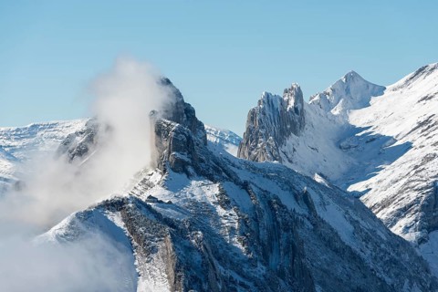 A cloud hanging next to Staubernkanzel mountain