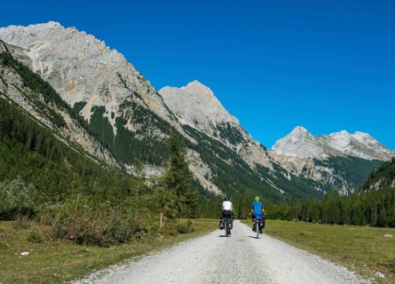 Cyclists in the Karwendel valley