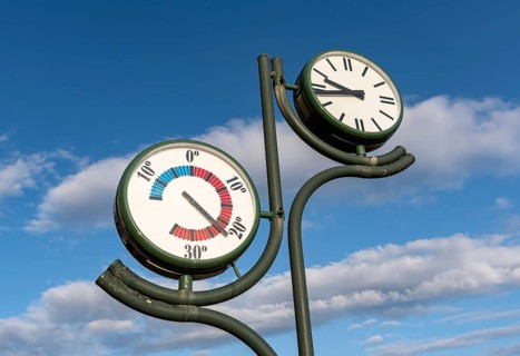 Thermometer Clock at beach promenade