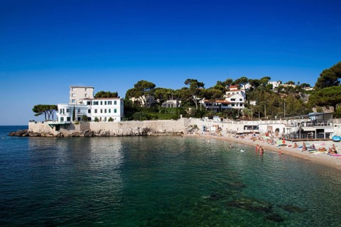 A villa on the beach near Plage Le Bestouan
