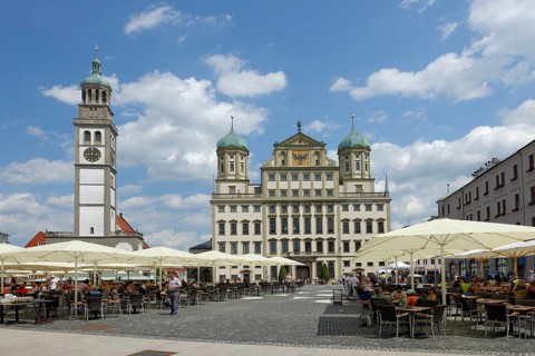 Town hall square with town hall and Perlachturm