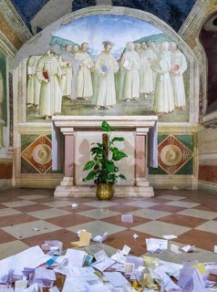 Wishes to intercede in front of an altar with St. Francis