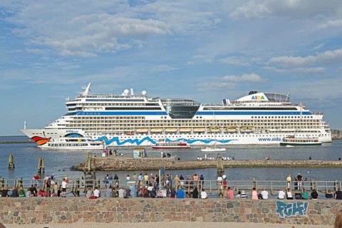 Cruise ship AIDAmar is leaving