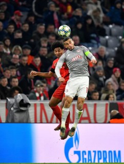 Header duel