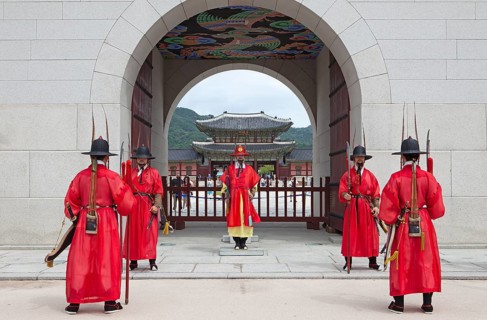 Guard change at the royal palace Gyeongbokgung