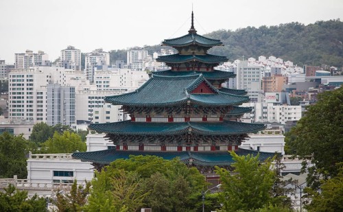 Royal Palace Gyeongbokgung in front of residential skyscrapers