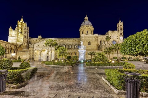 Cathedral Maria Santissima Assunta at night