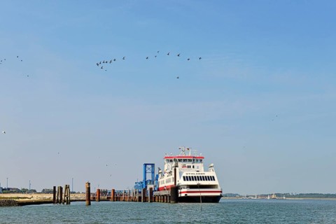 Ferry Uthlande at the jetty in Wittdun