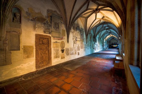 Late Gothic cloister with tombs