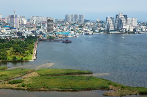City view with Cheongchoho Lake