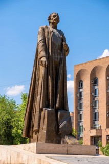 Monument to Garegin Nzhdeh